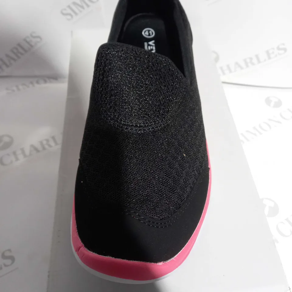 BOXED PIAR OF VENICE SREET WEAR SIZR 7 