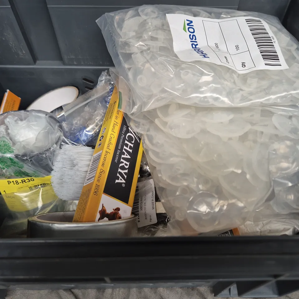 APPROXIMATELY 15 ASSORTED HOUSEHOLD ITEMS TO INCLUDE CHARYA INCENSE STICKS, FLORAL NOTEBOOK AND WALLPAPER SCRAPERS