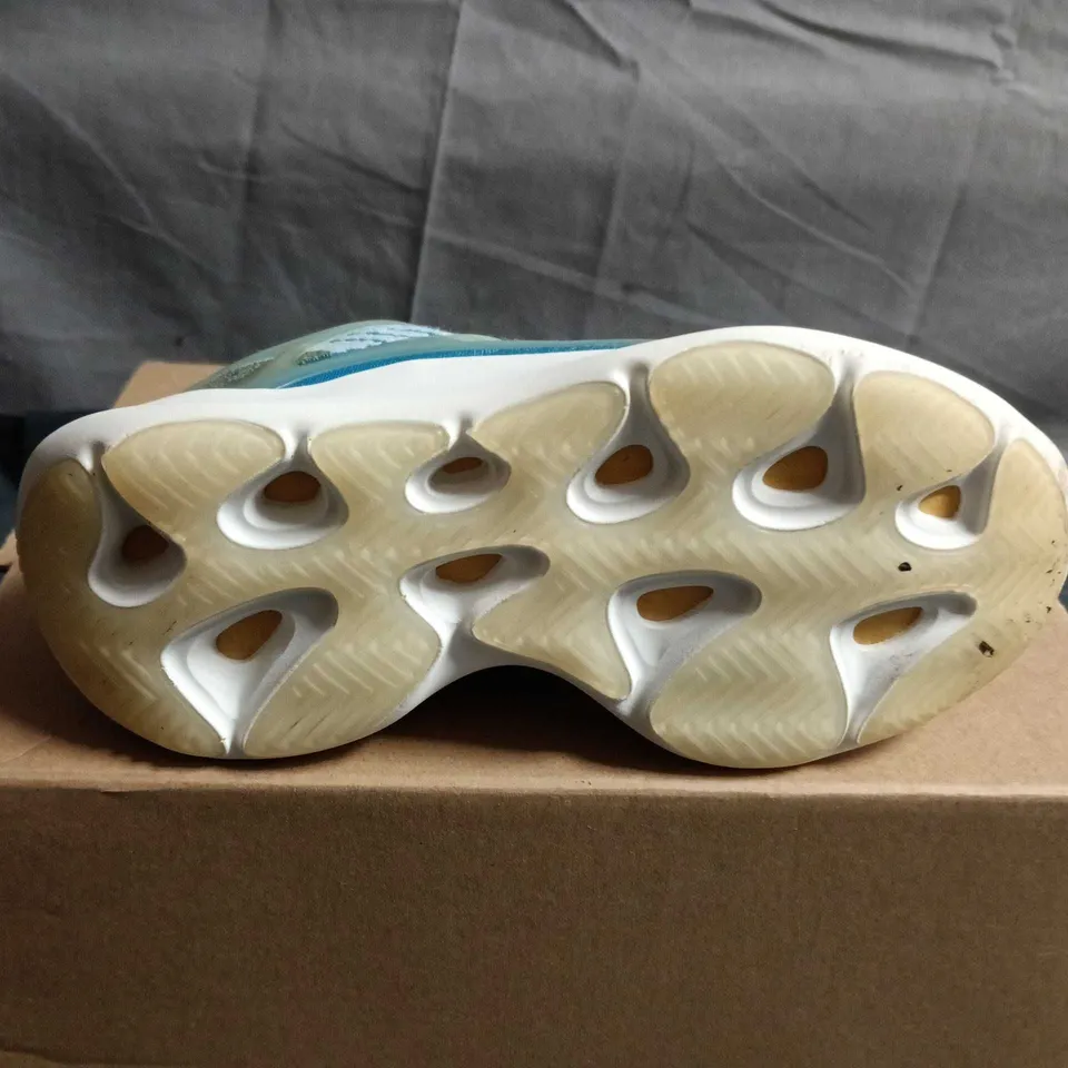 BOXED PAIR OF KIDS ADIDAS YEEZY 700 SNEAKERS – BLUE/TURQUOISE ACCENTS