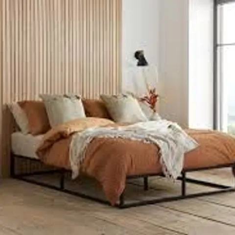 BOXED BIRLEA SOHO METAL PLATFORM KING BED BLACK (1 BOX)