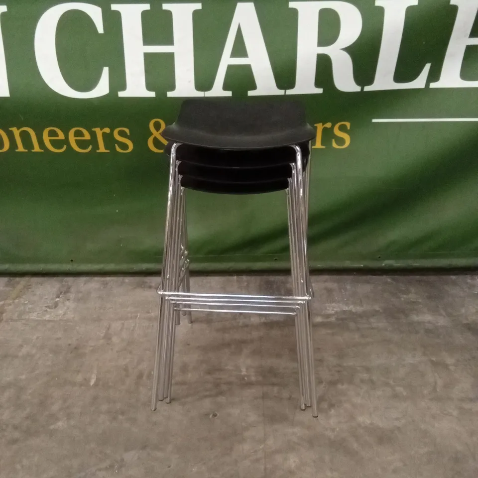 QUALITY DESIGNER SET OF 4 FLAT WAVE SHAPED PLASTIC SEAT BAR STOOLS