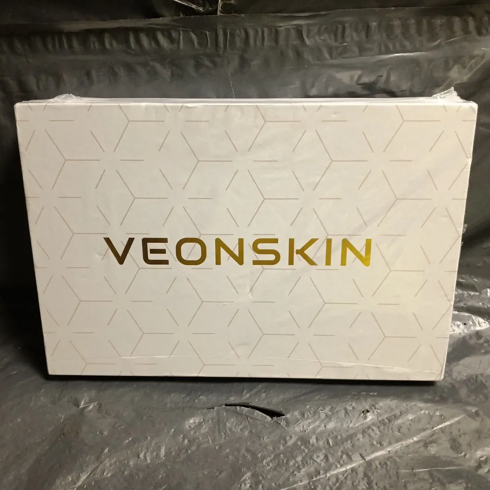 SEALED VEONSKIN WHITE GOLD LED MASK