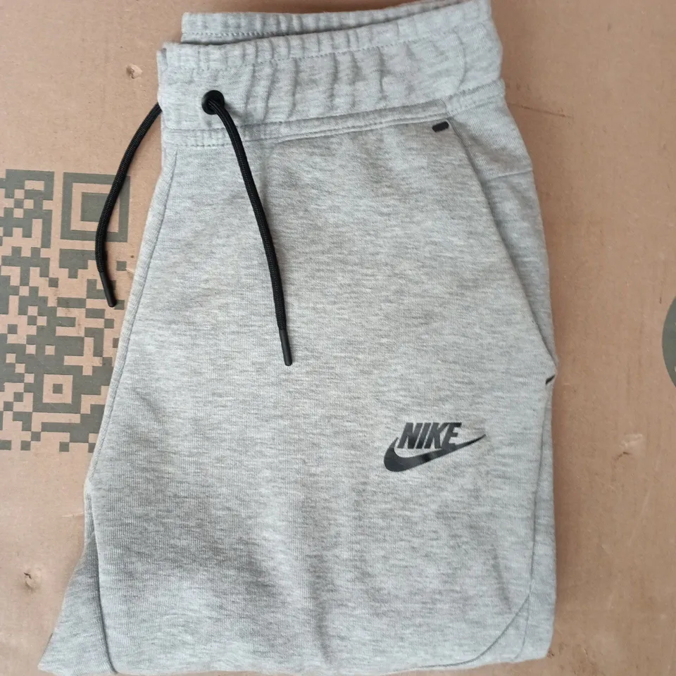 NIKE JOGGERS IN GREY SIZE LARGE