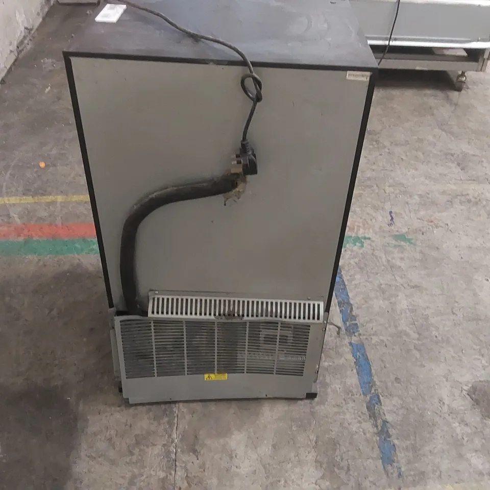 AUTONUMIS COMMERCIAL DRINKS DISPLAY FRIDGE 