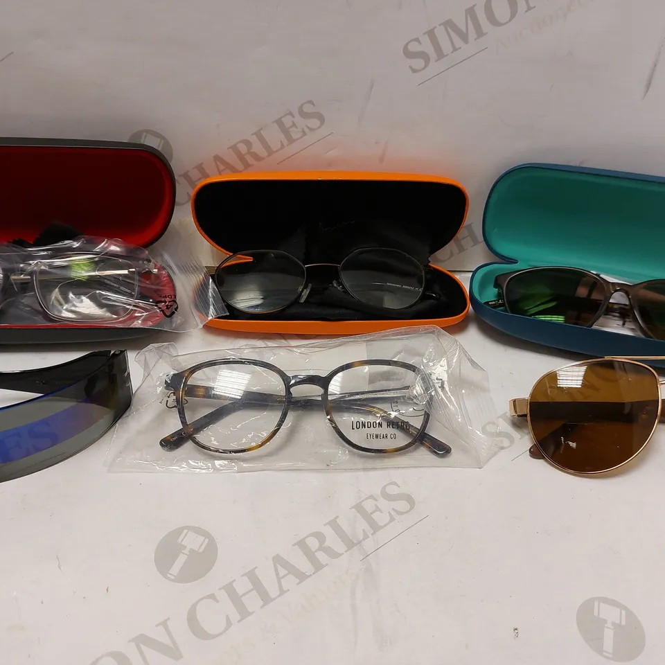 LOT OF APPROX 20 ASSORTED PAIRS OF SUNGLASSES 