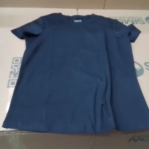 BOXED BRAND NEW APPROXIMATELY 30 SIMPLY BE ACTIVE T-SHIRT NAVY SIZE 18