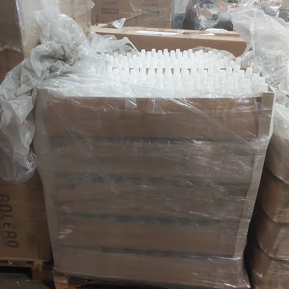 PALLET CONTAINING A VERY LARGE QUANTITY OF 750ML SPRAY BOTTLES - NO TOPS