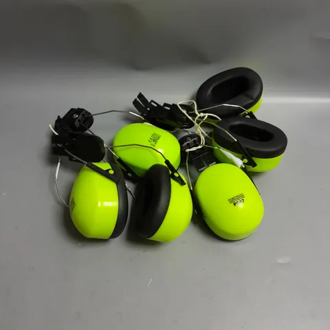 LOT OF 3 PAIRS OF EAR DEFENDERS HI-VISIBILITY PORTWEST