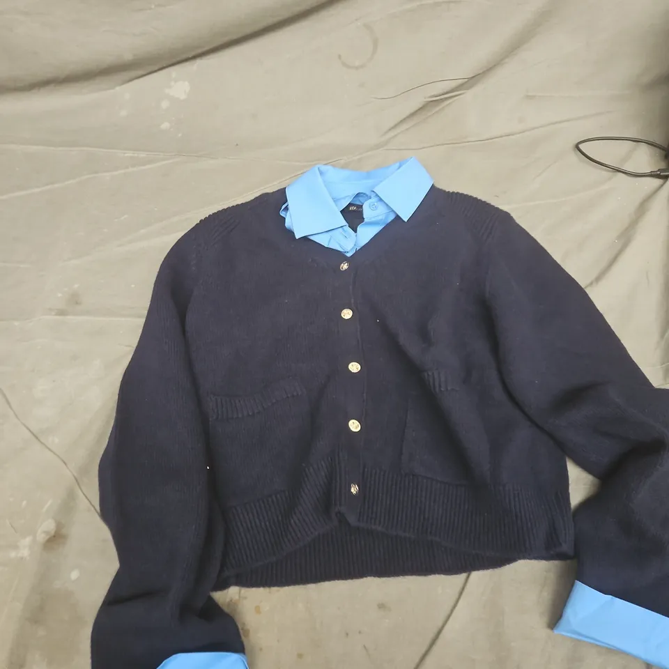 MAJE NAVY WOOL CARDIGAN WITH LIGHT BLUE COLLAR – WOMEN'S KNITWEAR (SIZE 1)