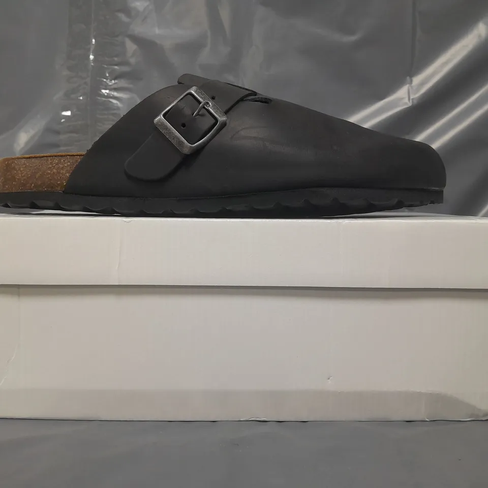 BOXED PAIR OF SOLE SHOES IN BLACK EU SIZE 42