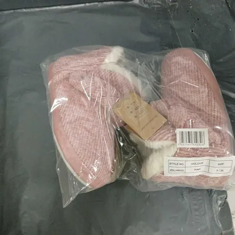 10 BAGGED DUNLOP PINK SLIPPER BOOTS - 3/36