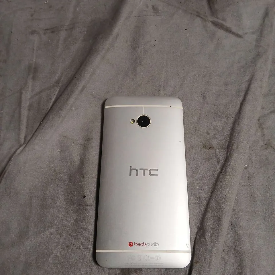 HTC ONE (M7) SMARTPHONE – SILVER – BEATS AUDIO