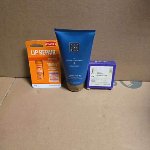 APPROXIMATELY 15 ASSORTED HEALTH & BEAUTY PRODUCTS TO INCLUDE O'KEEFES LIP REPAIR, GRUUM SLEEP BUTTER, RITUALS BODY MUD ETC - COLLECTION ONLY
