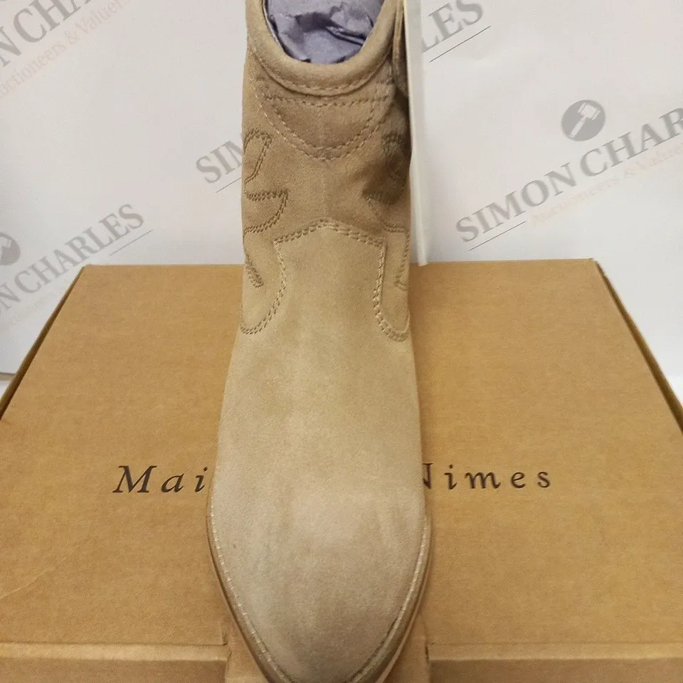 BOXED MAISON DE NIMES SUEDE WESTERN BOOTS - SIZE 5