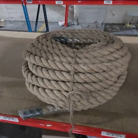 LARGE SECTION OF TRAINING ROPE