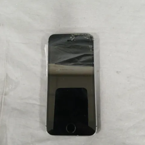 APPLE IPHONE 5S SPACE GREY 16GB – UNLOCKED. PHONE DOES NOT POWER ON