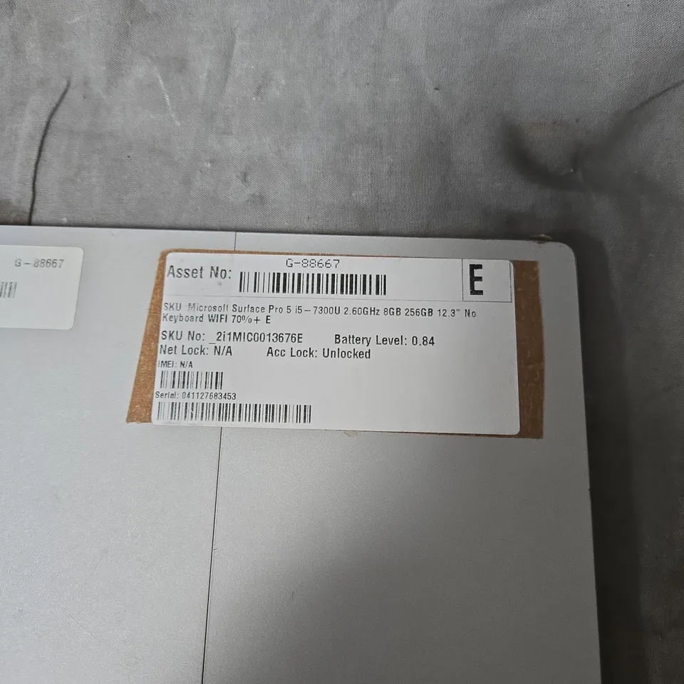 MICROSOFT SURFACE PRO 5 TABLET – I5-7300U, 8GB RAM, 256GB SSD, 12.3 INCH DISPLAY - CRACKED SCREEN 