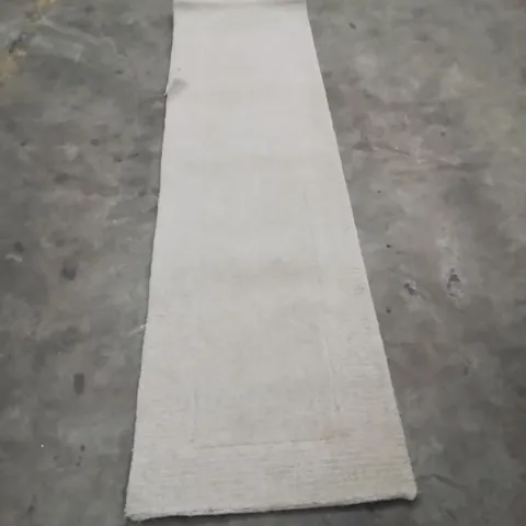 QUALITY DESIGNER AREA RUG - APPROXIMATELY 230X60CM