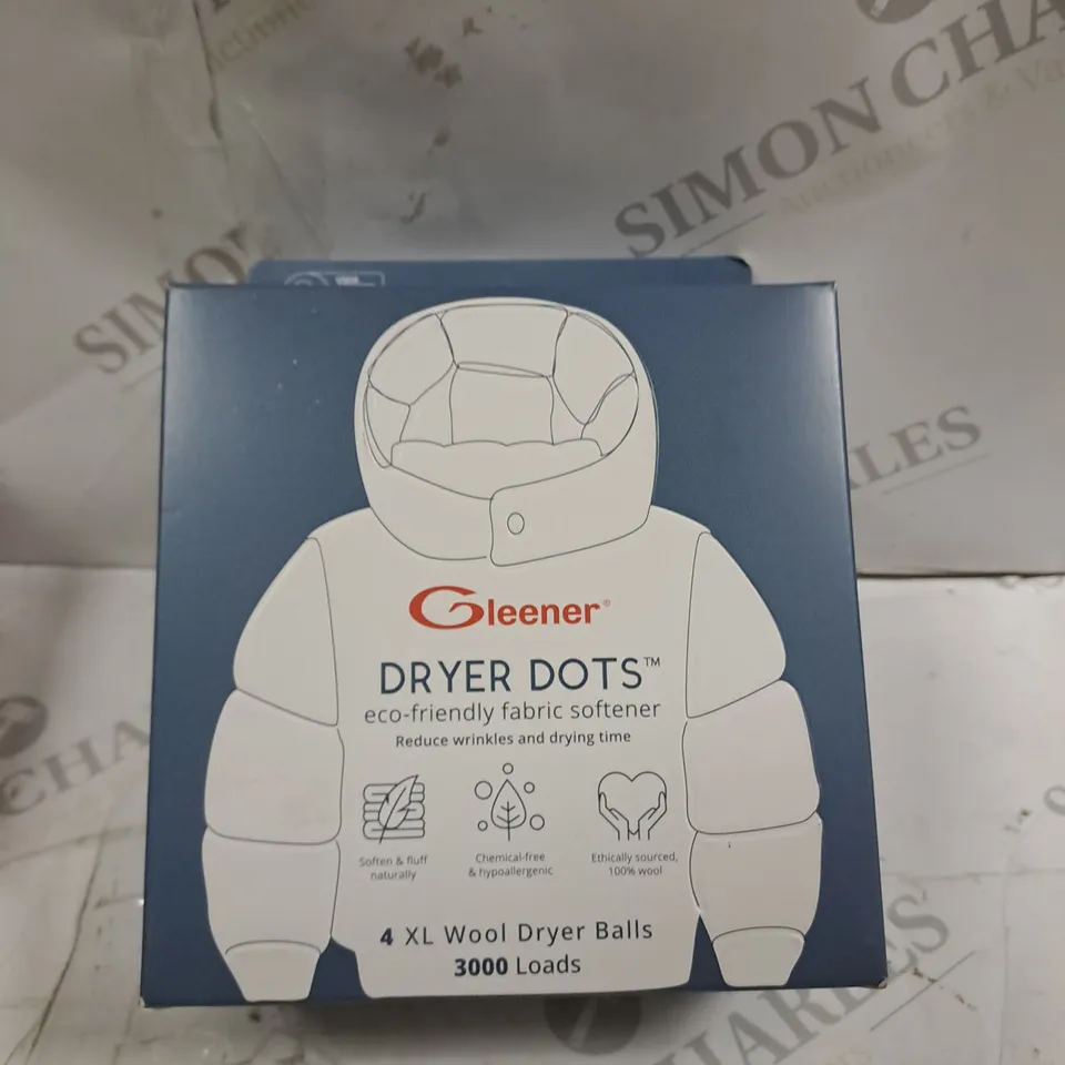 BOX OF ASSORTED ITEMS TO INCLUDE DREYER DOTS, BRUSHES, FACE MASKS, WAX MELTS ETC