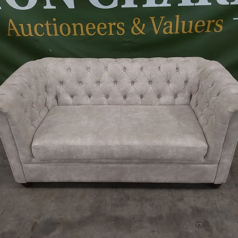 DESIGNER 2 SEATER CHESTERFIELD STYLE SOFA