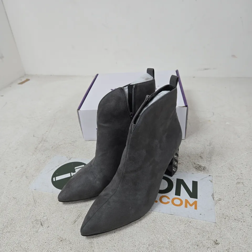 LOTUS LORI ULB386 GREY SUEDE ANKLE BOOTS – UK 8