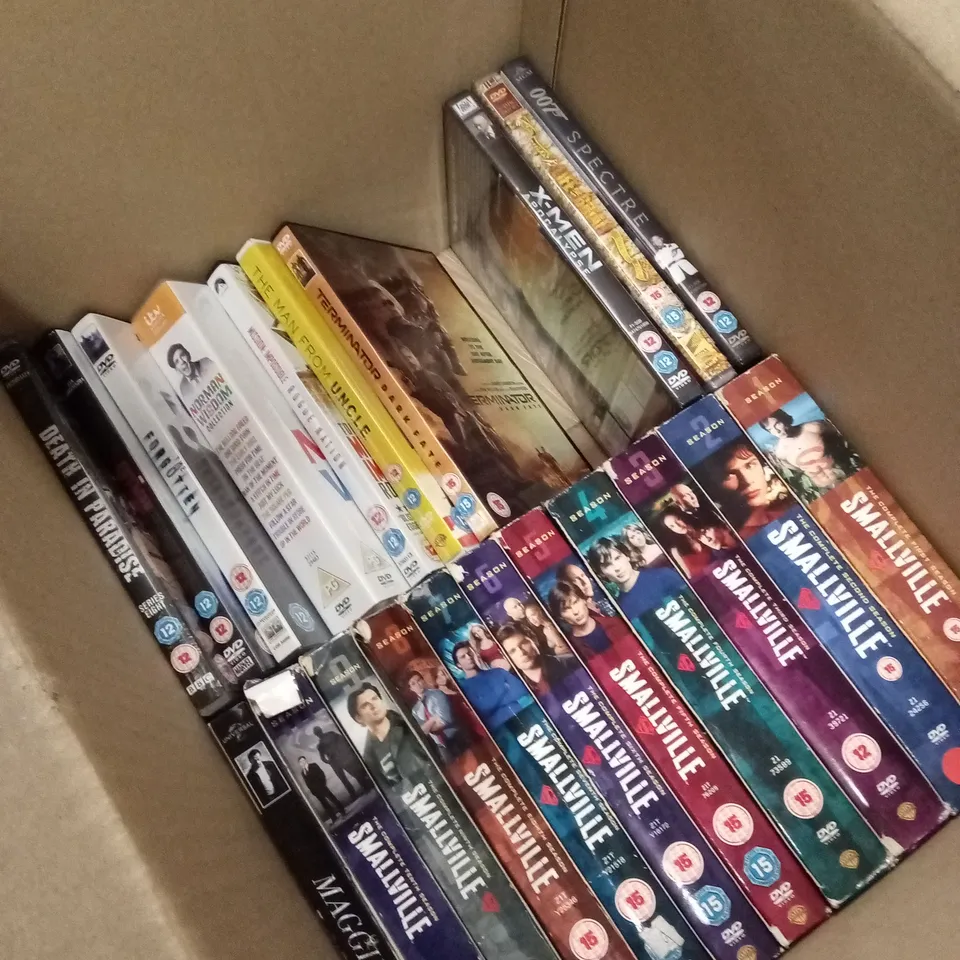 BOX TO CONTAIN A LARGE QUANTITY OF FILMS AND DVDs