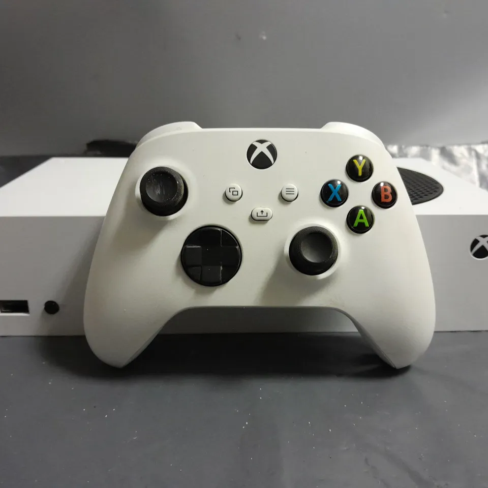 XBOX SERIES S GAMING CONSOLE 