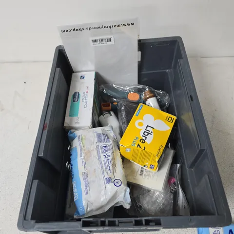 TOTE OF APPROXIMATELY 12 ASSORTED ITEMS TO INCLUDE: ANDREX WIPES 
