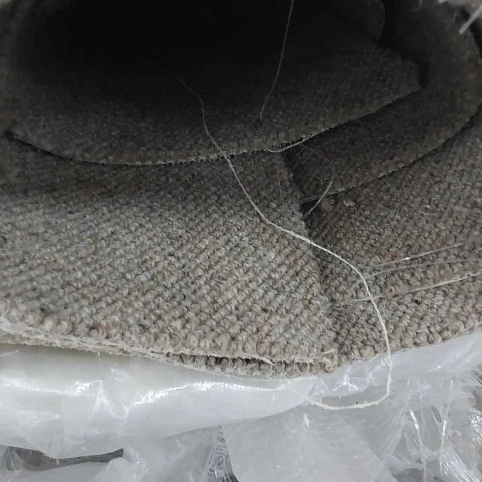 ROLL OF QUALITY SISAL WEAVE BUCKWHEAT STYLE CARPET // SIZE: UNSPECIFIED 