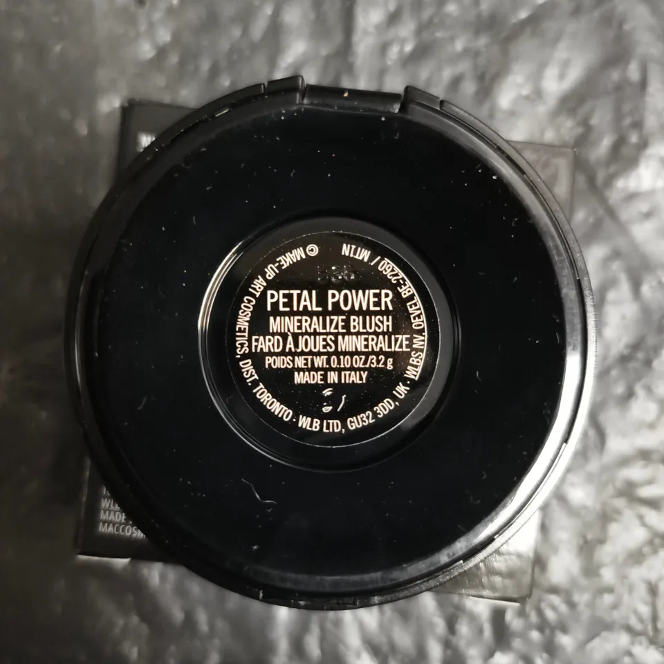 MAC MINERALIZE BLUSH – PETAL POWER – 3.2 G, BOXED