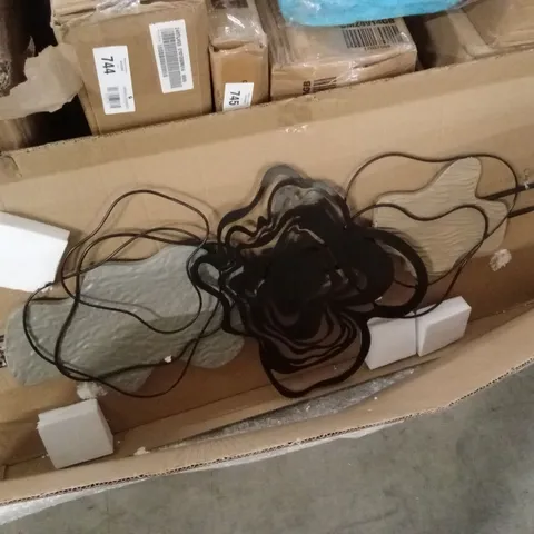 BOXED HANDMADE ABSTRACT WALL DECOR ON IRON (1 BOX)