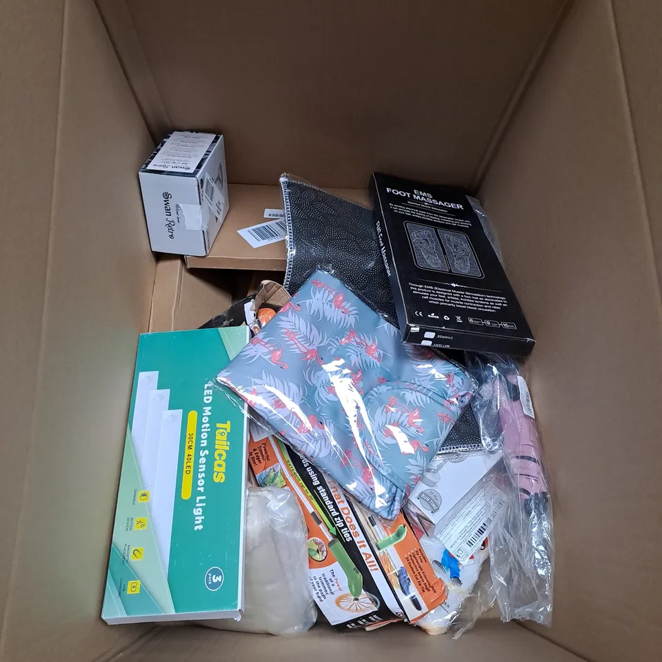APPROXIMATELY 20 ASSORTED HOUSEHOLD PRODUCTS TO INCLUDE WORD GAME, CUSHION AND AN ANGLED MASONRY BRUSH