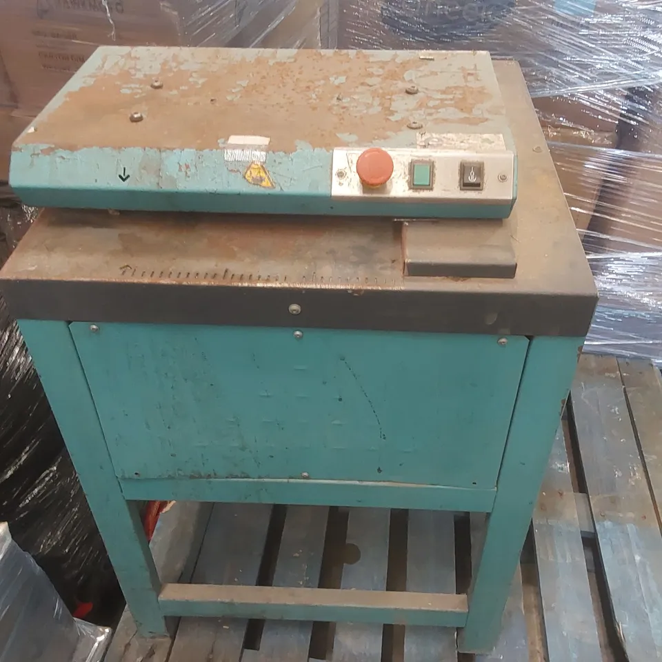 PACKER CP316S2I CARDBOARD SHREDDER