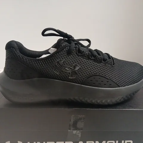 BOXED PAIR OF UNDER ARMOUR W CHARGED SURGE 4 – WOMEN'S RUNNING SHOES, BLACK, UK 6 