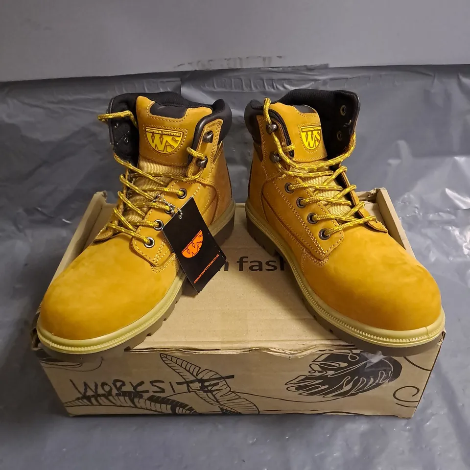 BOXED PAIR OF WORKSITE STEEL TOE BOOTS IN BROWN SIZE 4