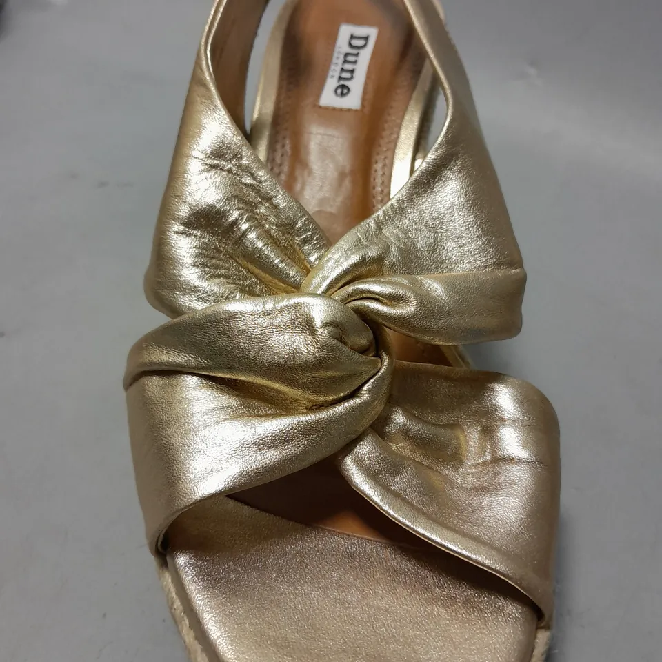 DUNE LONDON KAZOO LEATHER WEDGE SANDAL SIZE 5 IN GOLD