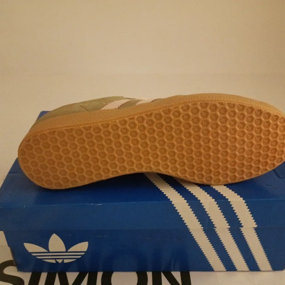 ADIDAS GAZELLE WOMENS UK 7 BOXED