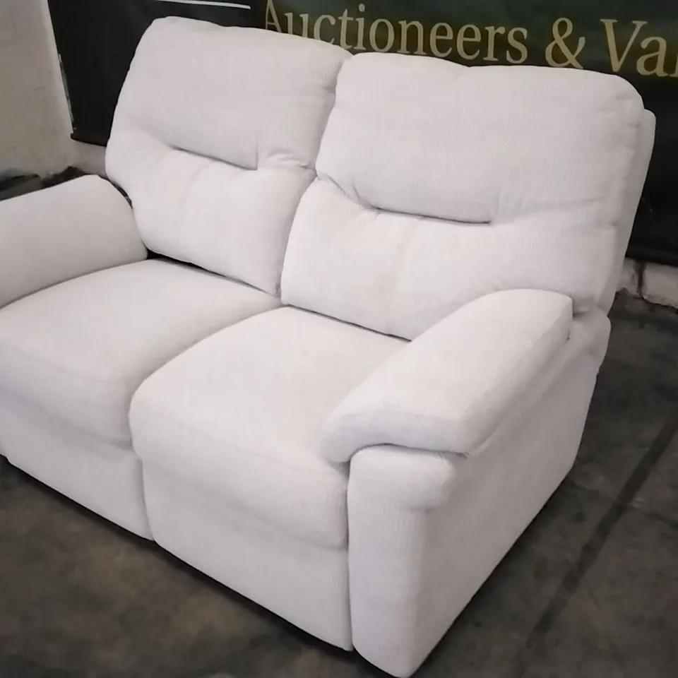QUALITY BRITISH DESIGNED & MANUFACTURED G PLAN SEATTLE 2 SEATER SCALE CREAM FABRIC SOFA