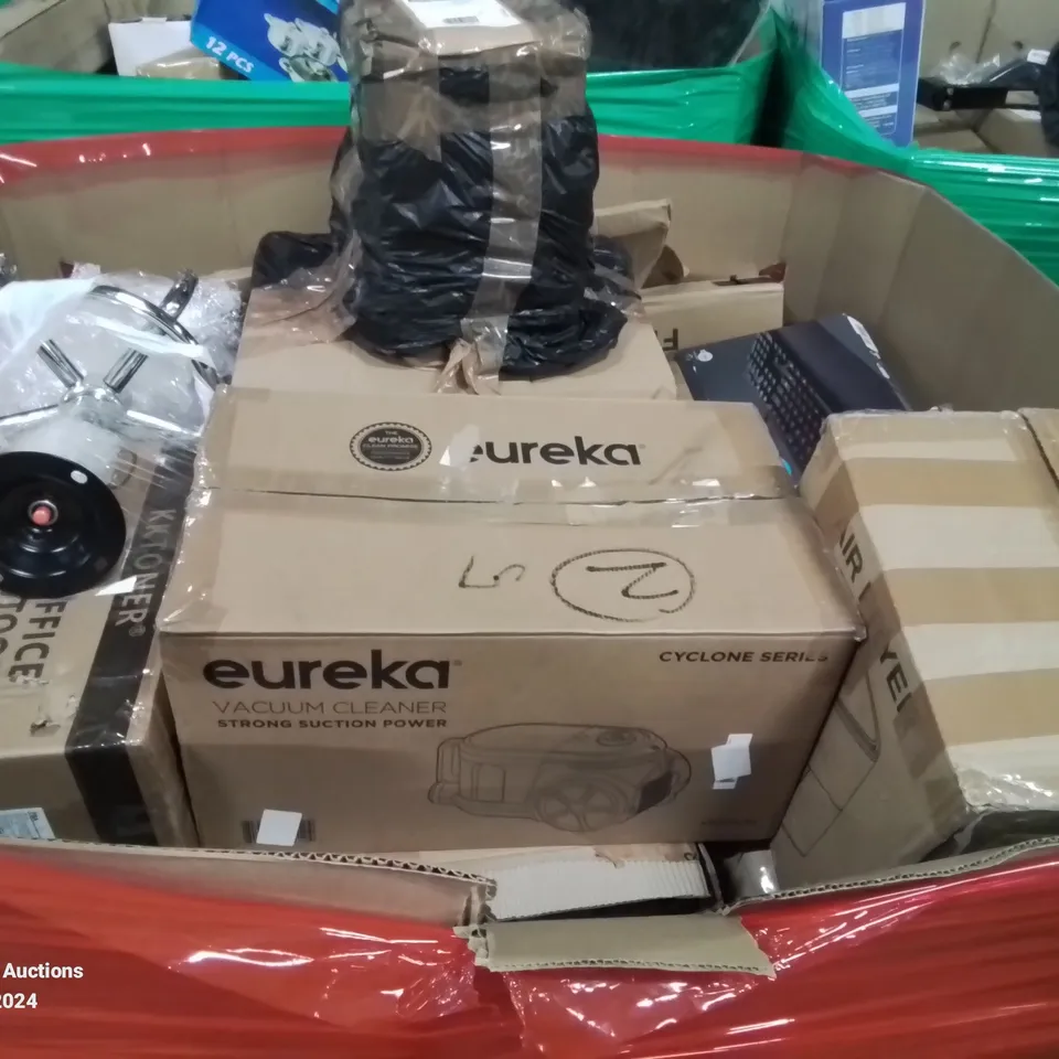 PALLET CONTAINING VARIOUS ASSORTED ITEMS TO INCLUDE: VACUUM CLEANER, OFFICE STOOLS, AIR FRYER ETC.