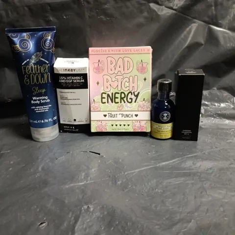 APPROXIMATEY 20 ASSORTED HEALTH AND BEAUTY PRODUCTS TO INCLUDE - PLOUISE BAD BITCH ENERGY LIP SET - FEATHER & DOWN BODY SCRUB AND MERODA COLOUR CHANGING FOUNDATION