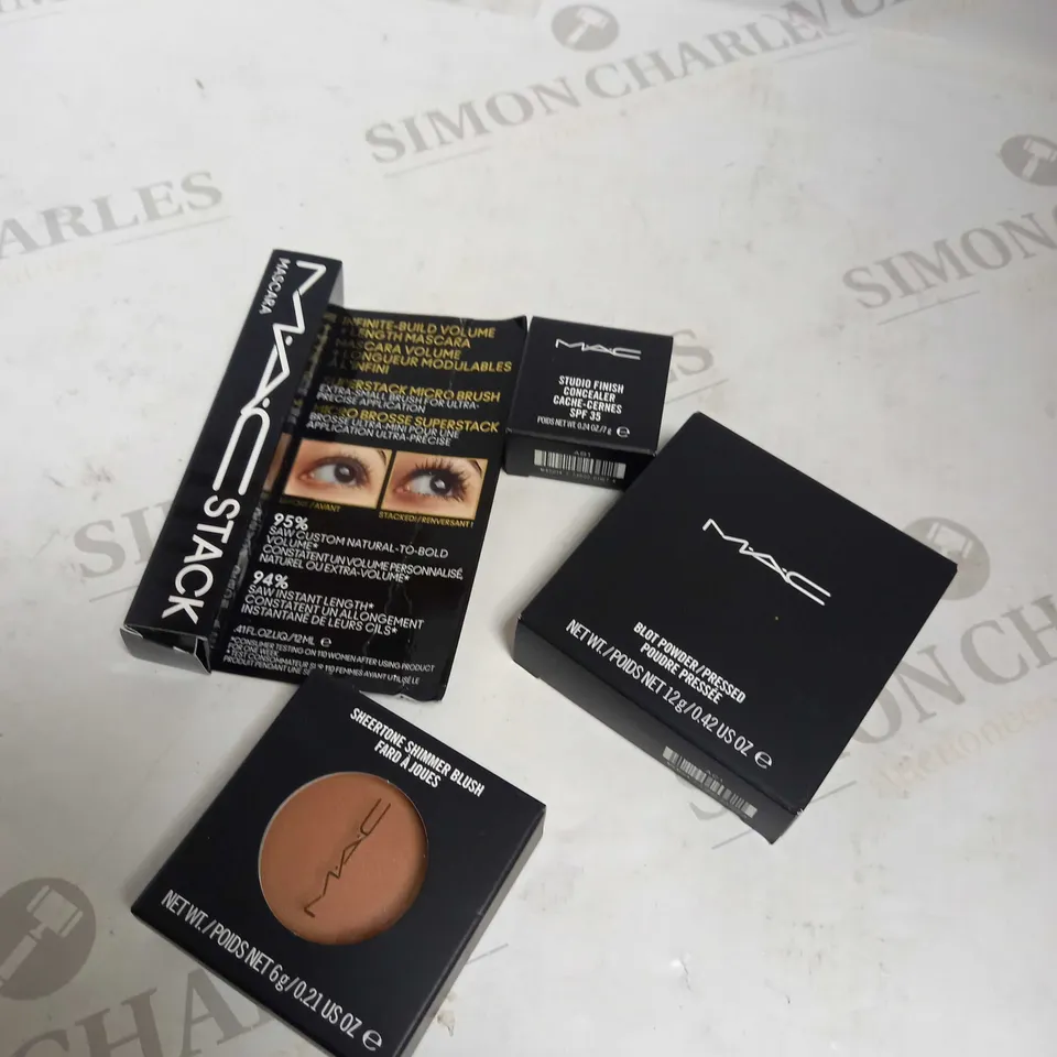 M.A.C PREMIUM MAKEUP BUNDLE 4 ITEMS