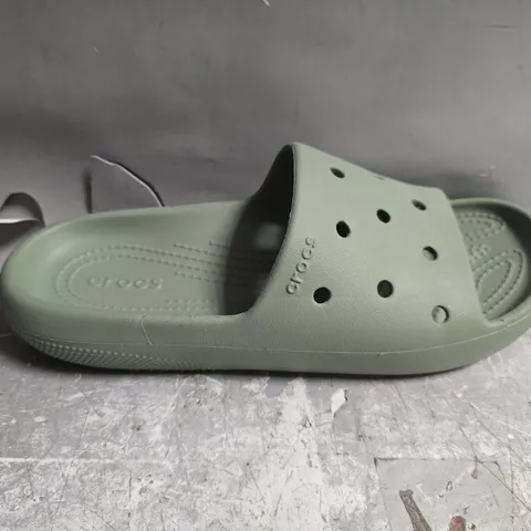 UNBOXED PAIR OF CROCS CLASSIC SLIDES V2 IN GREEN - UK M4/W5