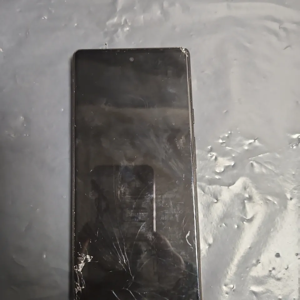 GOOGLE PIXEL 6 SMARTPHONE – BLACK/GRAPHITE