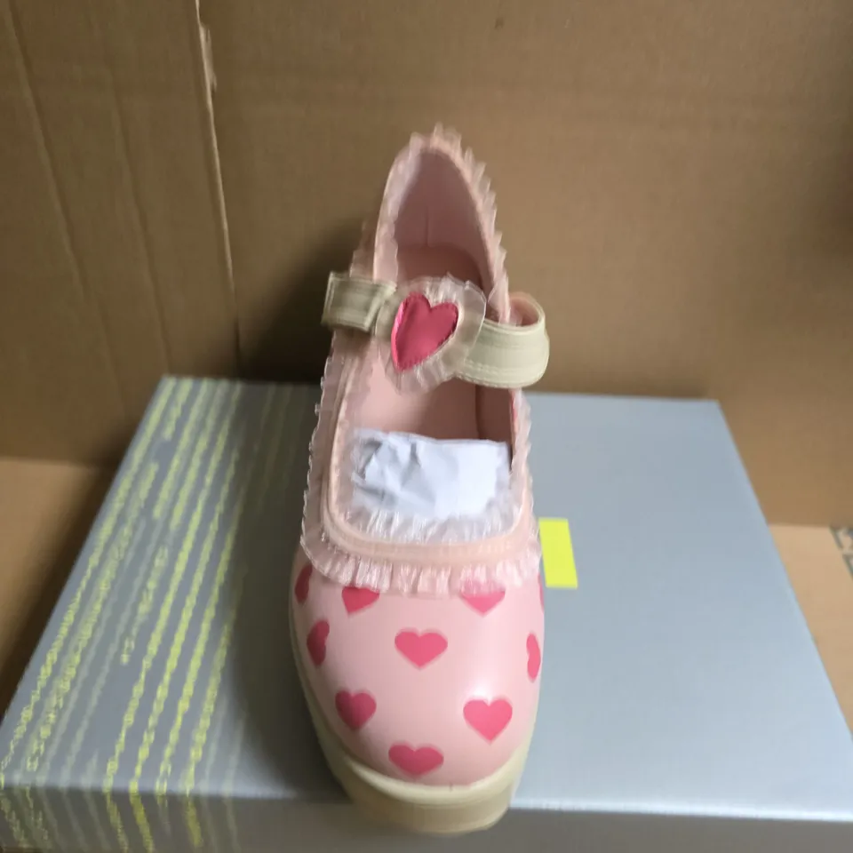 BOXED PAIR OF KOI TIRA MARY JANE SHOES 'MELANIE SWEETHEART EDITION' SHOES - UK SIZE 5