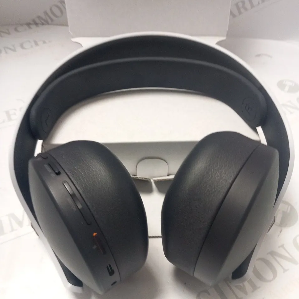 BOXED PLAYSTATION PULSE 3D WIRELESS HEADSET 