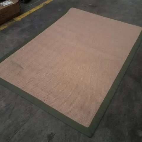 QUALITY DESIGNER AREA RUG APPROXIMATELY 120×165CM