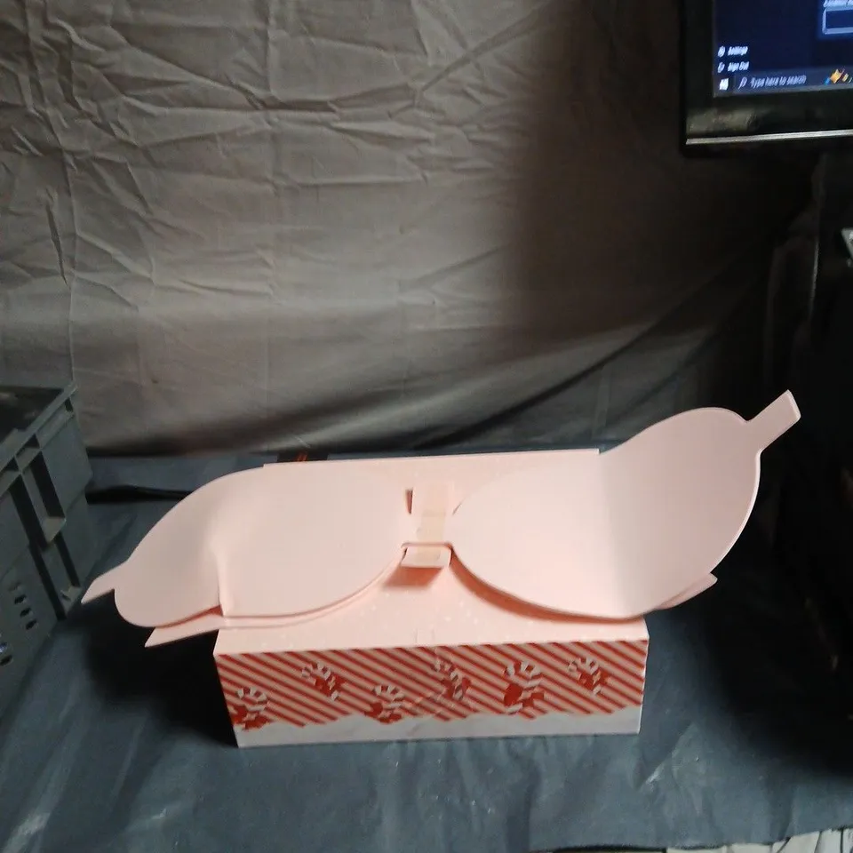 PINK HEALTH & BEAUTY GIFT SET – COSMETIC ACCESSORIES