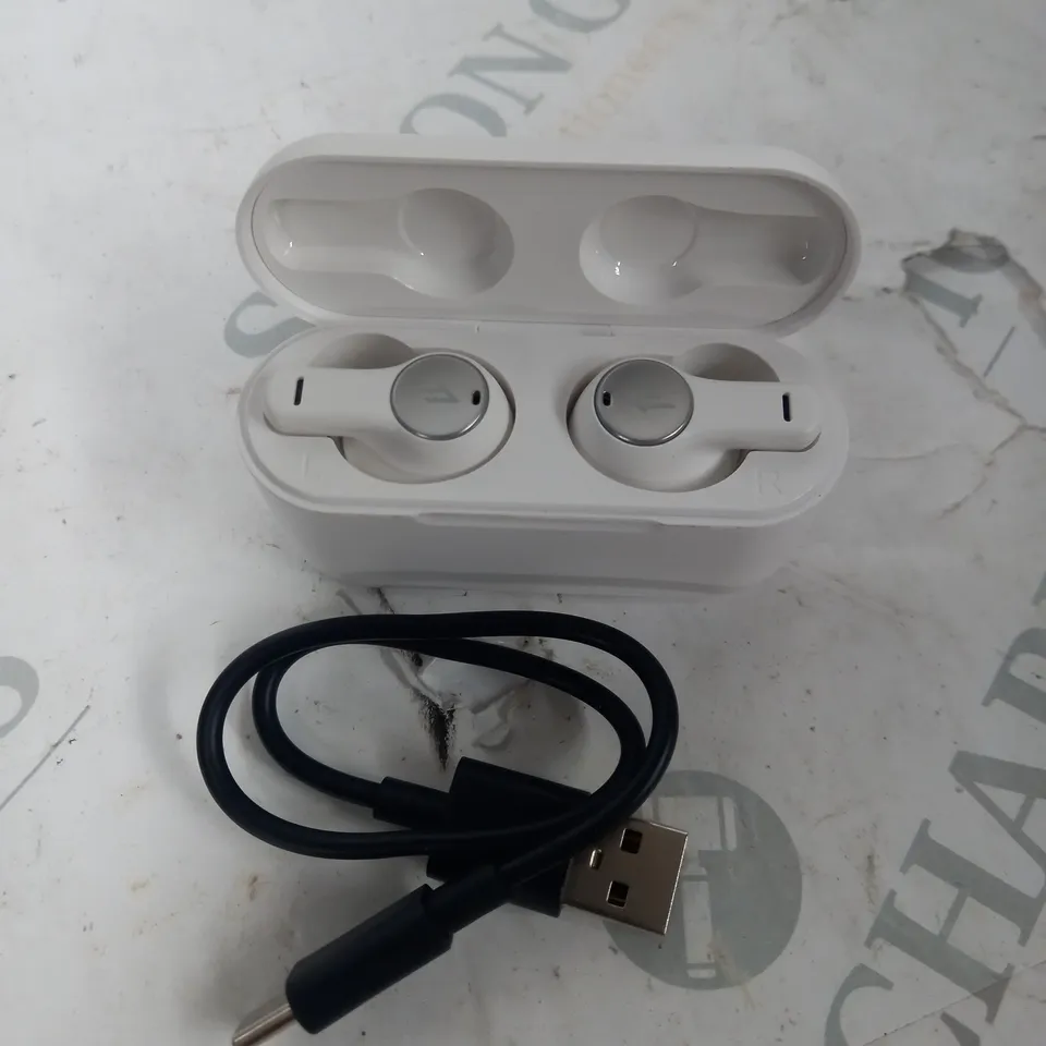 WIRELESS EARBUDS HITW BLUETHOOTH