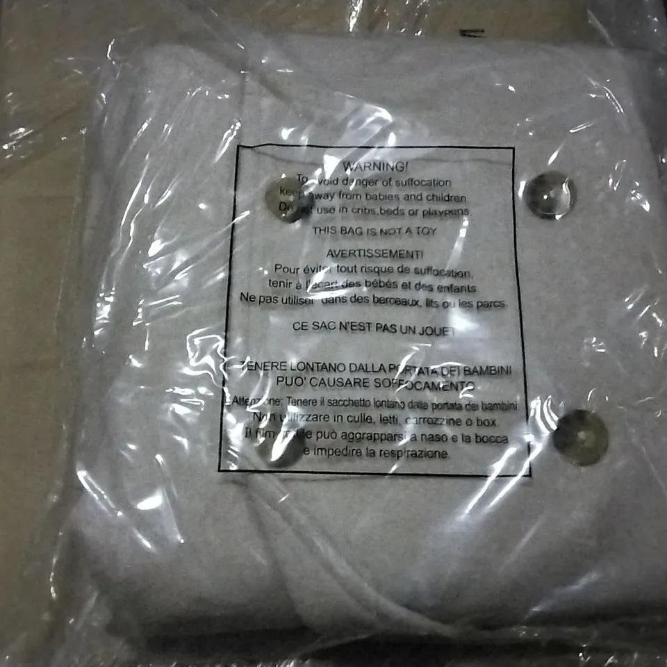 PALLET OF APPROXIMATELY 42 BRAND NEW K BY KELLY HOPPEN MARBLE BEAUTY MIRROR WHITE