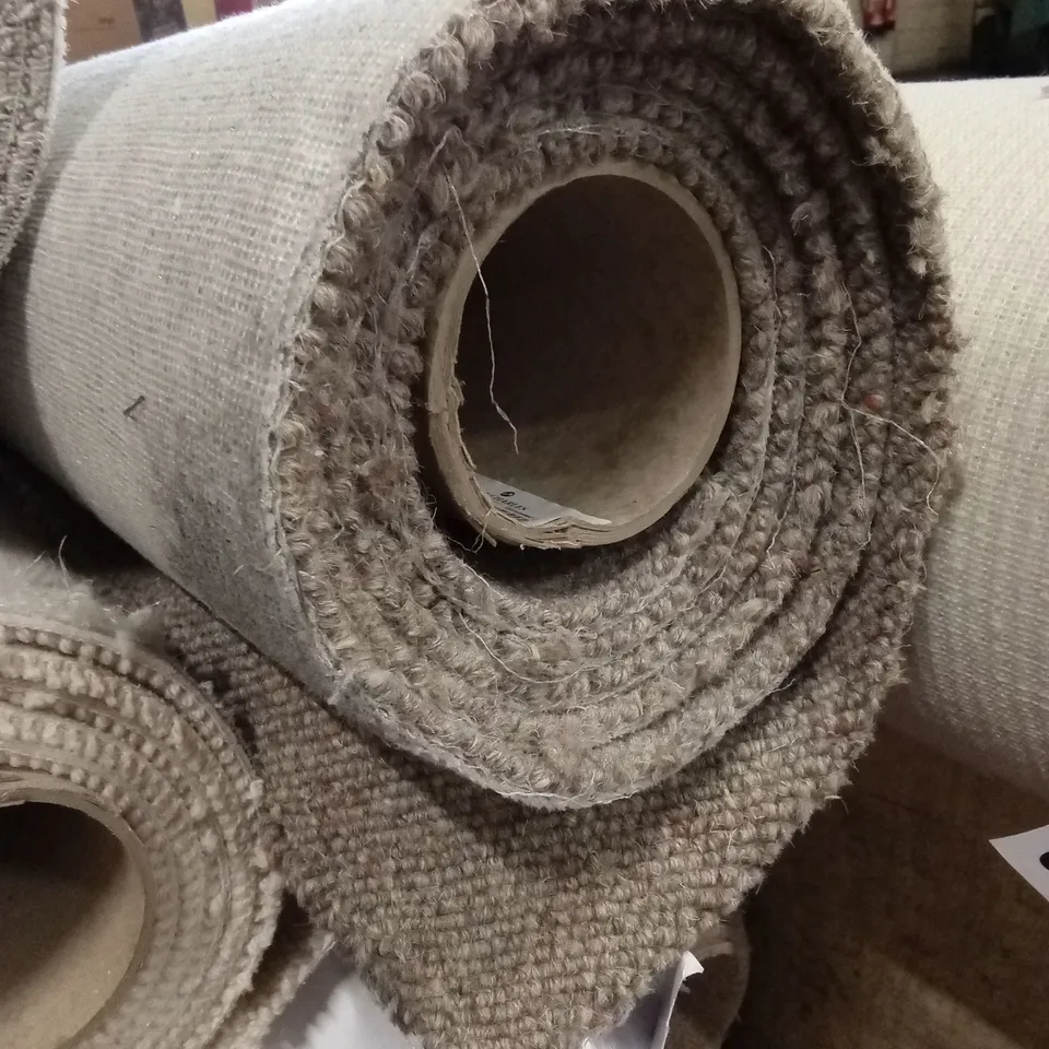 ROLL OF QUALITY HELVELLYN THIRLMERE CARPET // APPROX SIZE: 5 X 3.12m